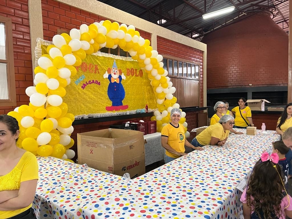 Festa especial alegrou o dia das crianças em Nova Cantu, nesta terça-feira - Galeria de Imagens