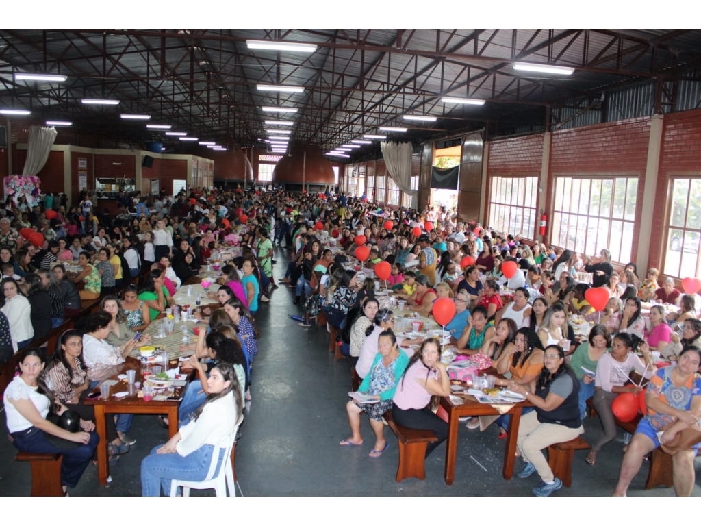 Prefeitura de Nova Cantu realiza festa e homenagem ao dia das mães - Galeria de Imagens