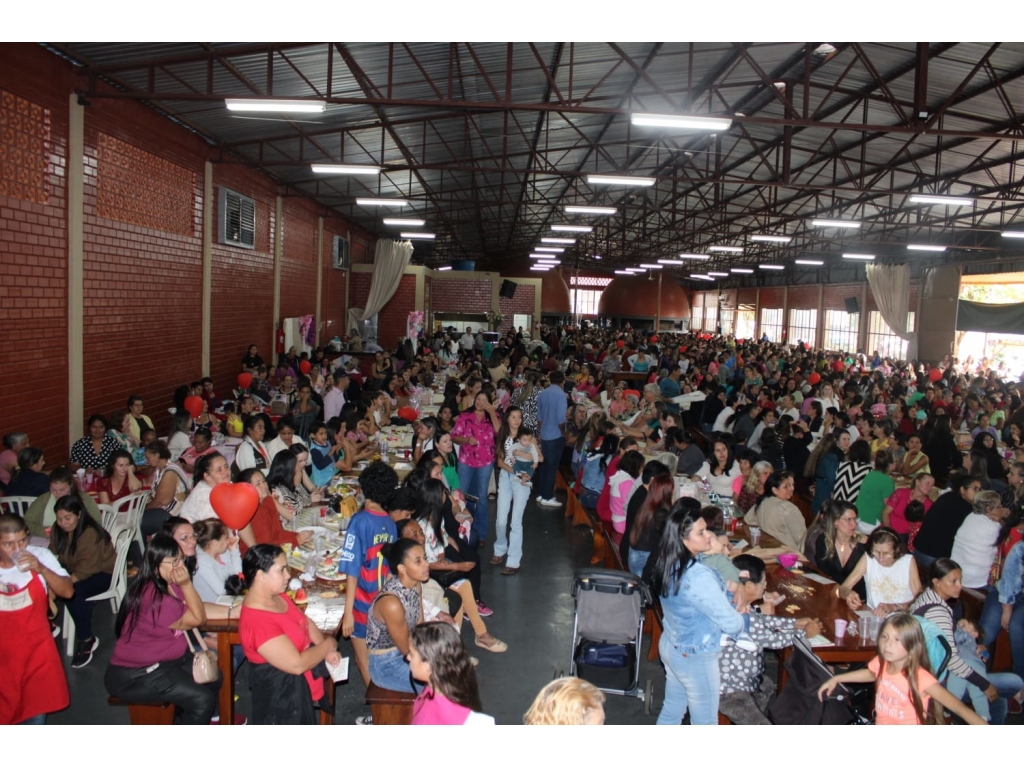 Prefeitura de Nova Cantu realiza festa e homenagem ao dia das mães - Galeria de Imagens